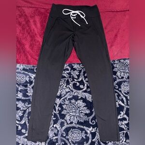 PINK Victoria's Secret Black Relay Leggings